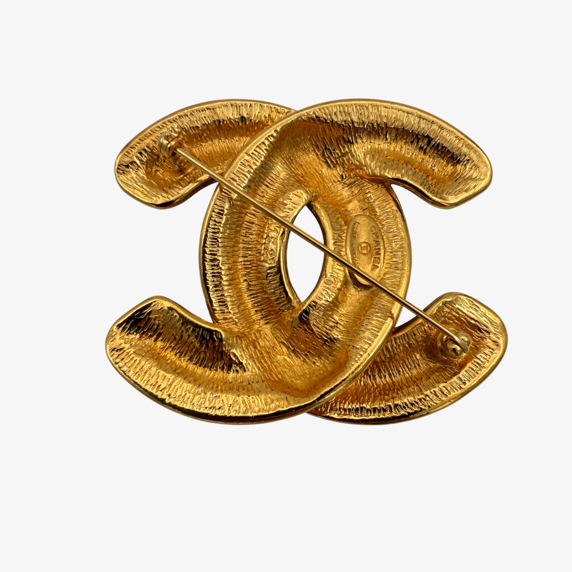 Chanel Vintage Large CC Matelasse Brooch Gold-Plated - Image 3