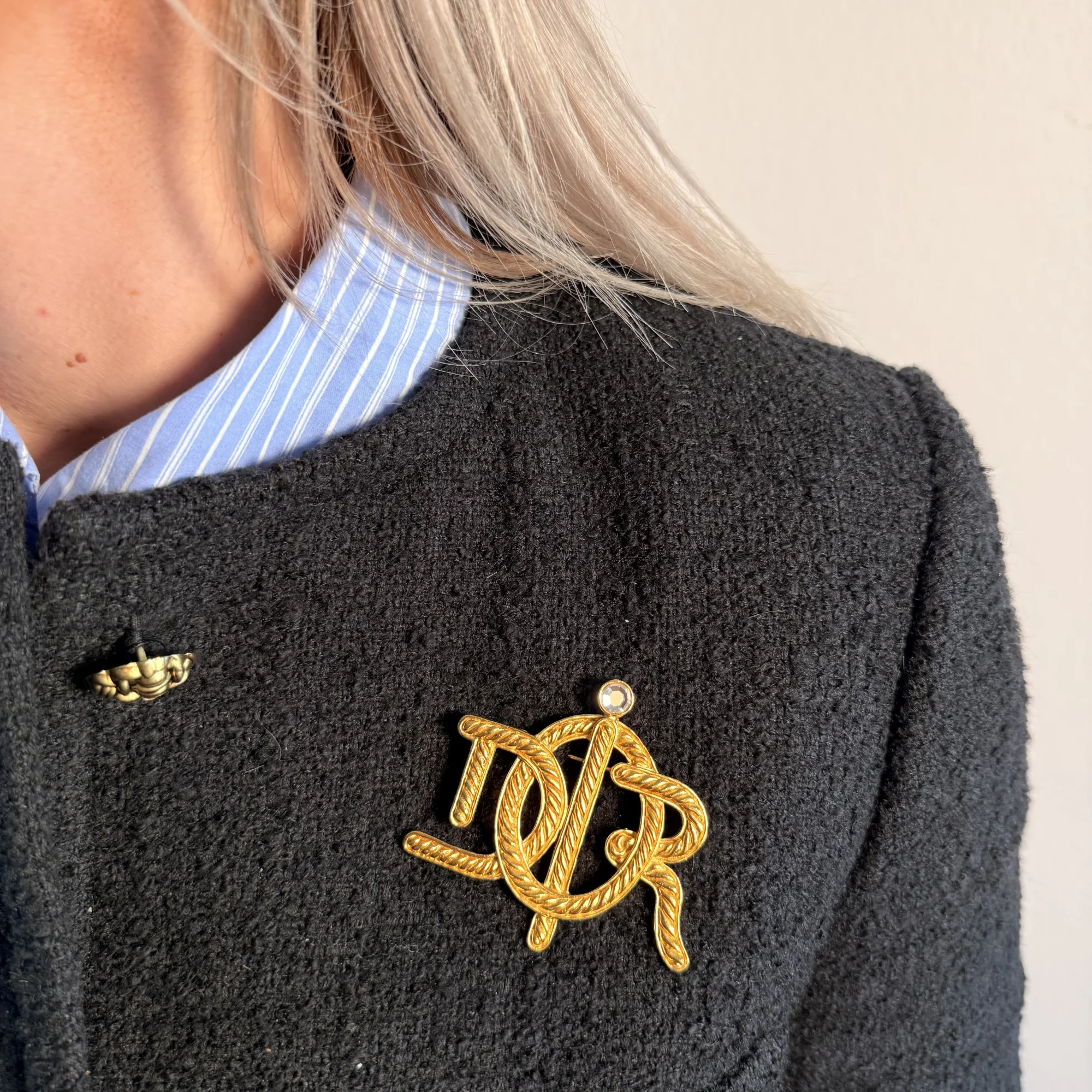 Christian Dior Vintage Gold-Tone Rope Initials Brooch - Image 3