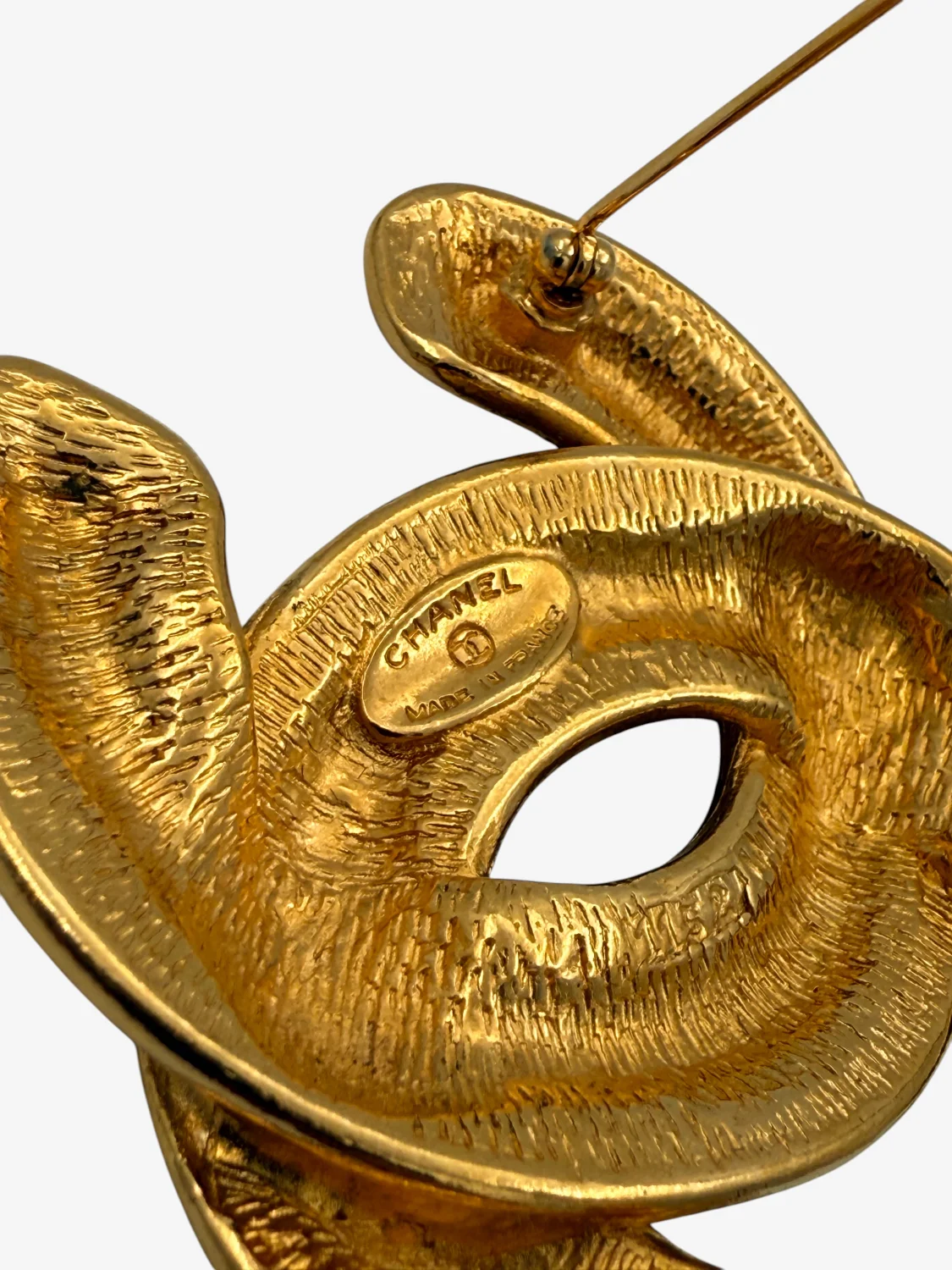 Chanel Vintage Large CC Matelasse Brooch Gold-Plated - Image 5