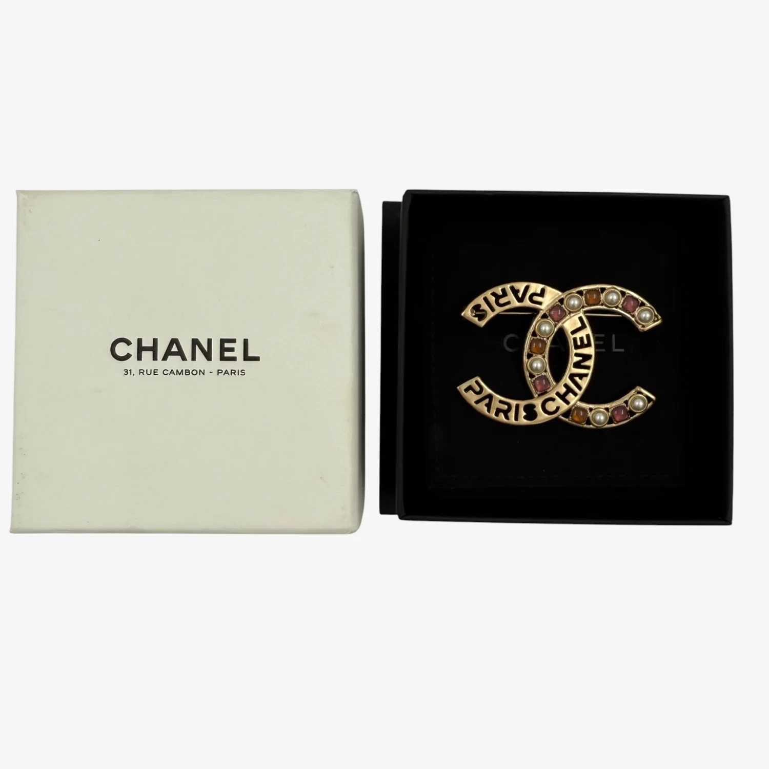 Chanel Large Gold CC Brooch with Pearls (2020) - Image 3