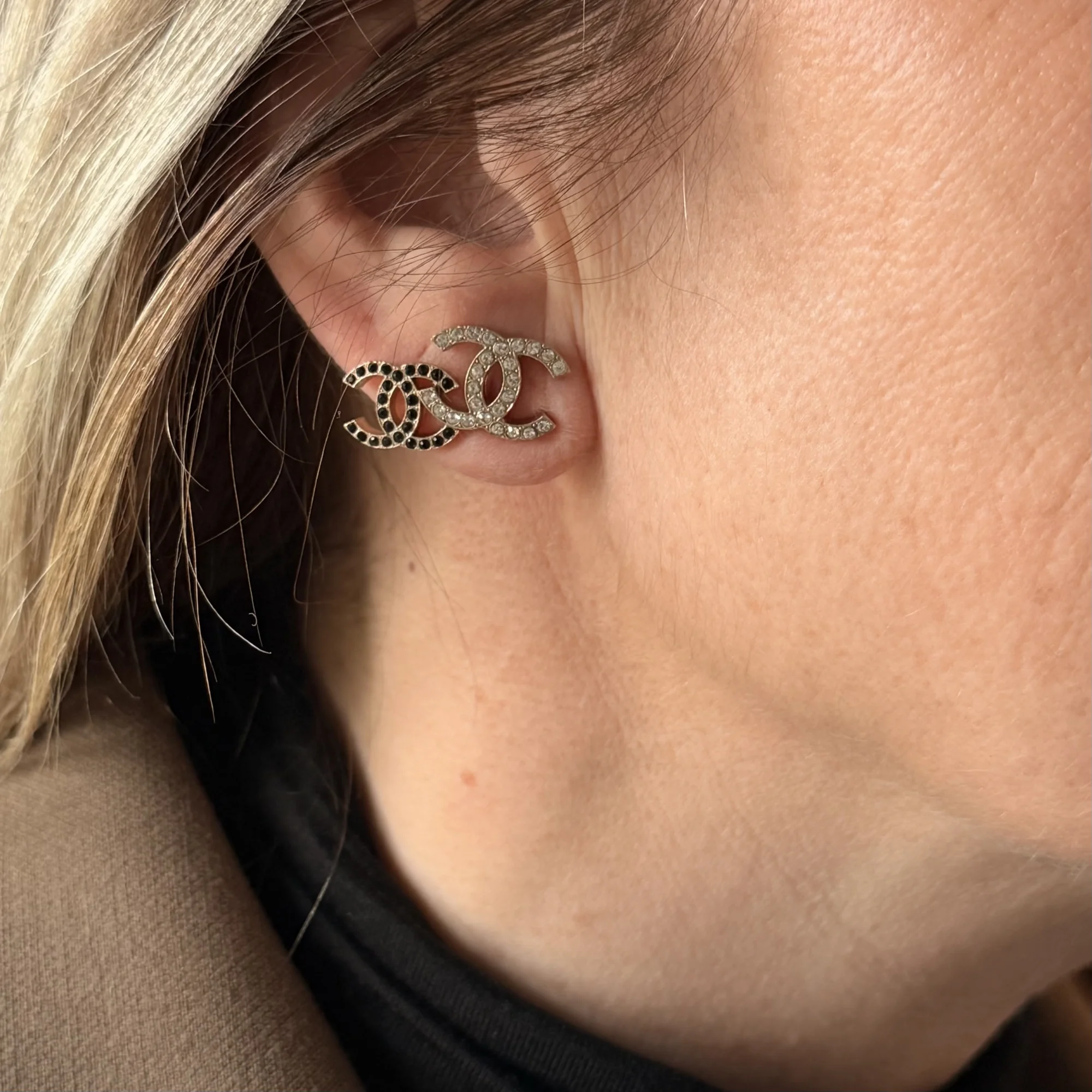 Chanel Double CC Crystal Earrings (2022) - Image 2
