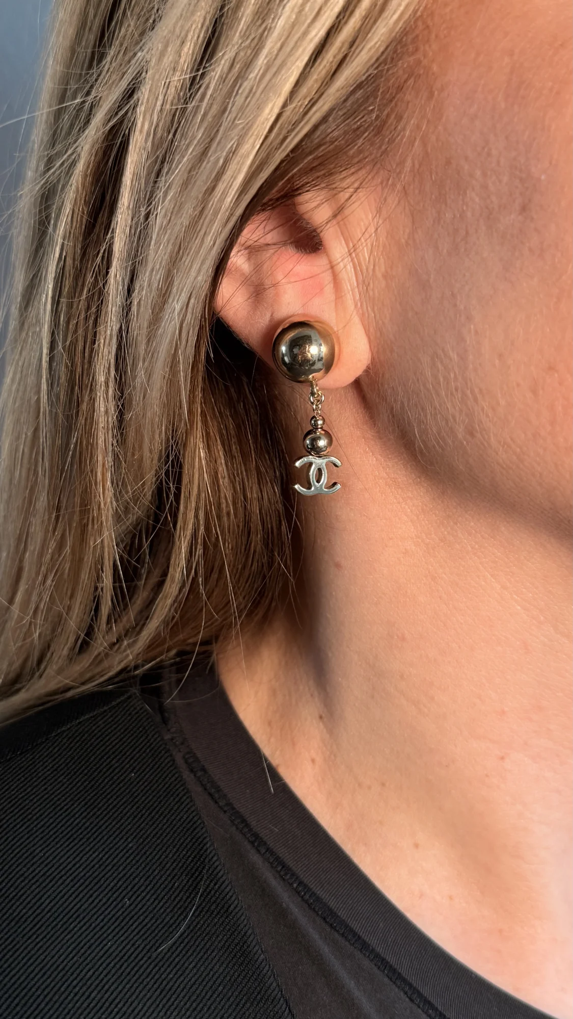 Chanel Gold CC Drop Earrings (2021) - Image 2