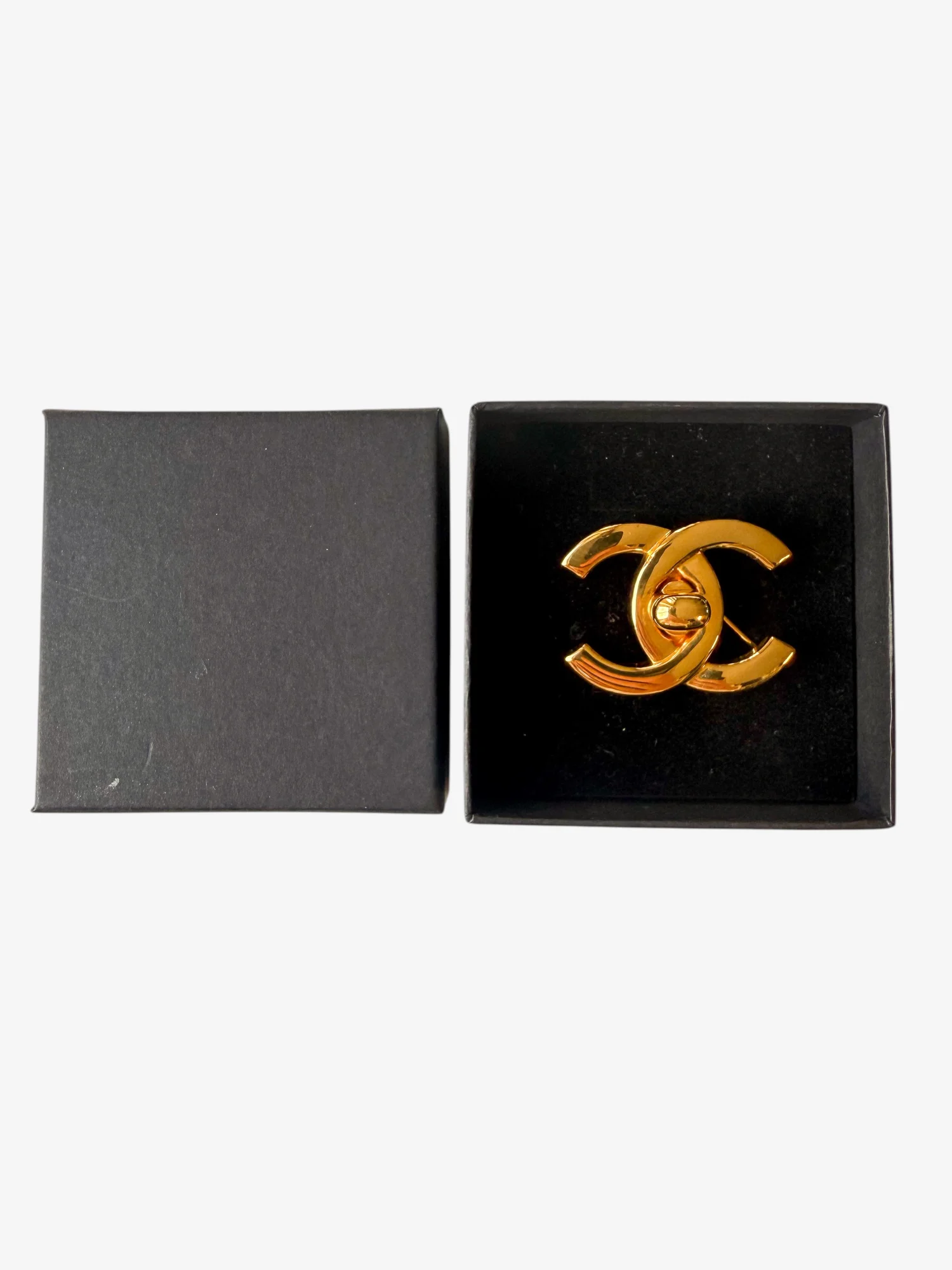 Chanel CC Turnlock Brooch Gold-Plated (1996) - Image 3