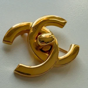 Chanel CC Turnlock Brooch Gold-Plated (1996)