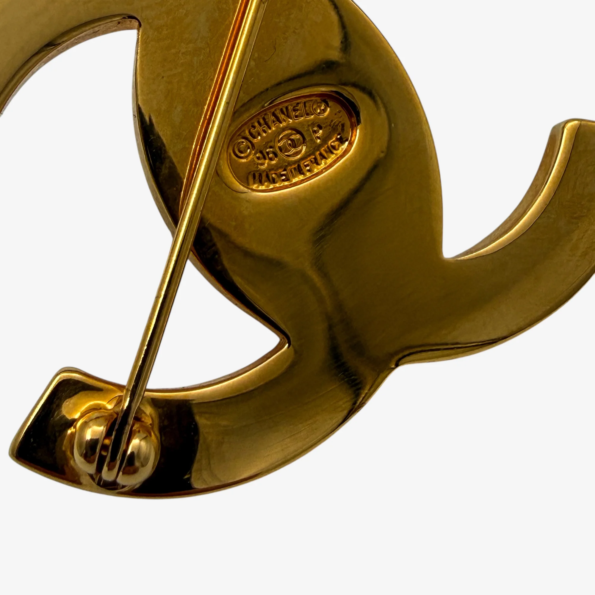Chanel CC Turnlock Brooch Gold-Plated (1996) - Image 4