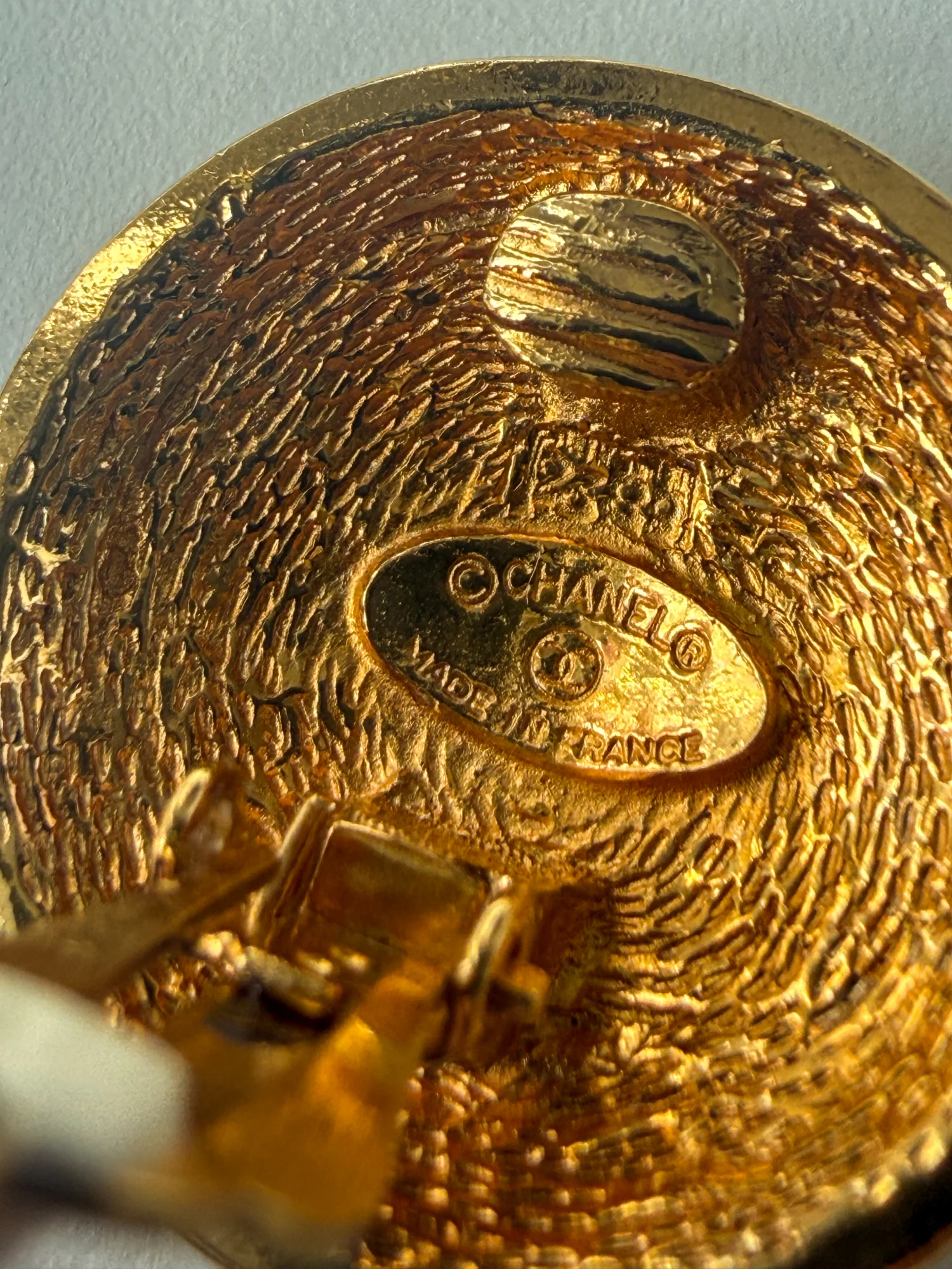 Chanel Vintage Gold-Plated Coco Mark Earrings - Image 4