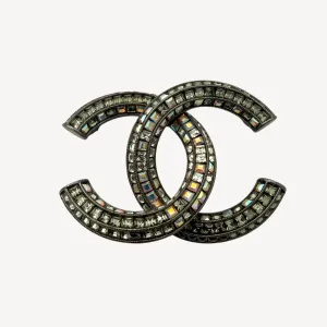 Chanel CC brooch ruthenium and crystals (2015)