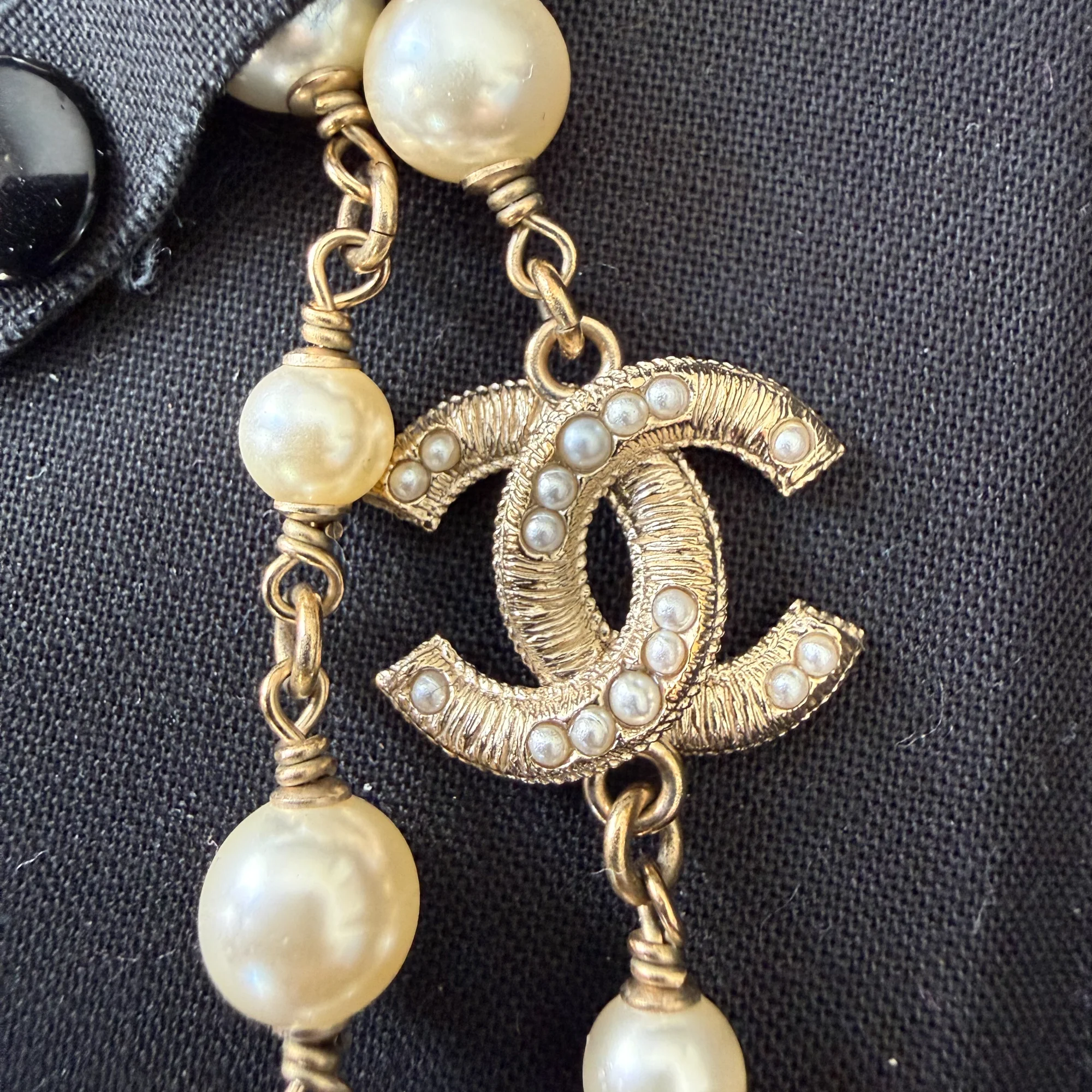 Chanel Faux Pearl CC Chain Necklace (2019) - Image 4