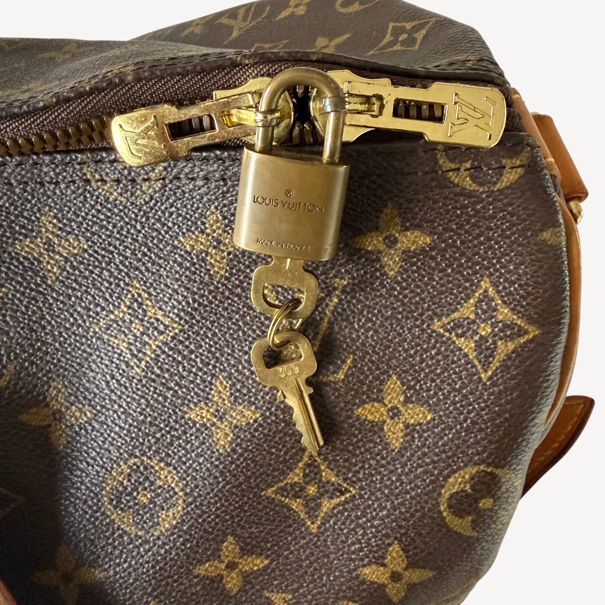 Louis Vuitton Keepall Bandoulière 50 - Image 10