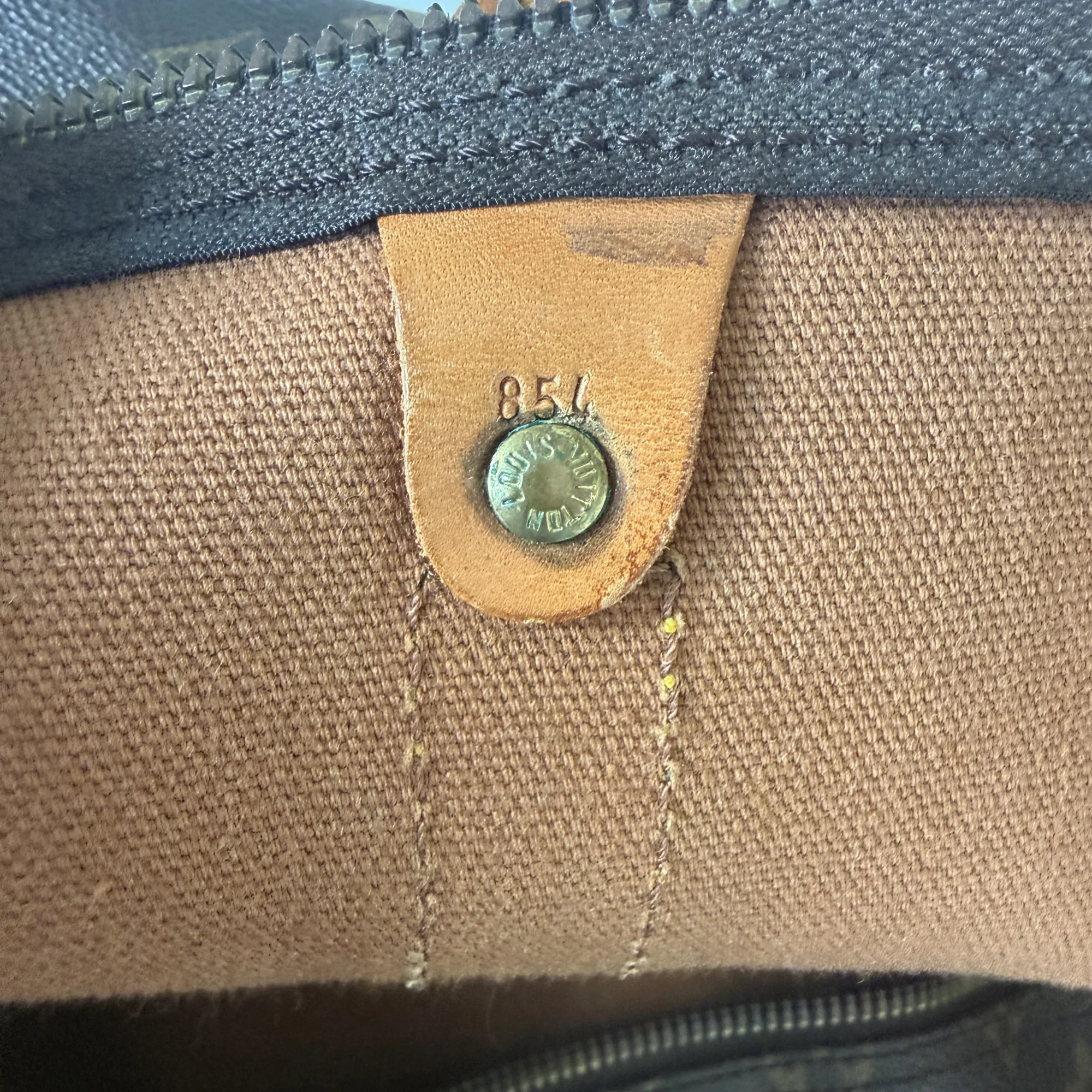 Louis Vuitton Keepall Bandoulière 55 - Image 8