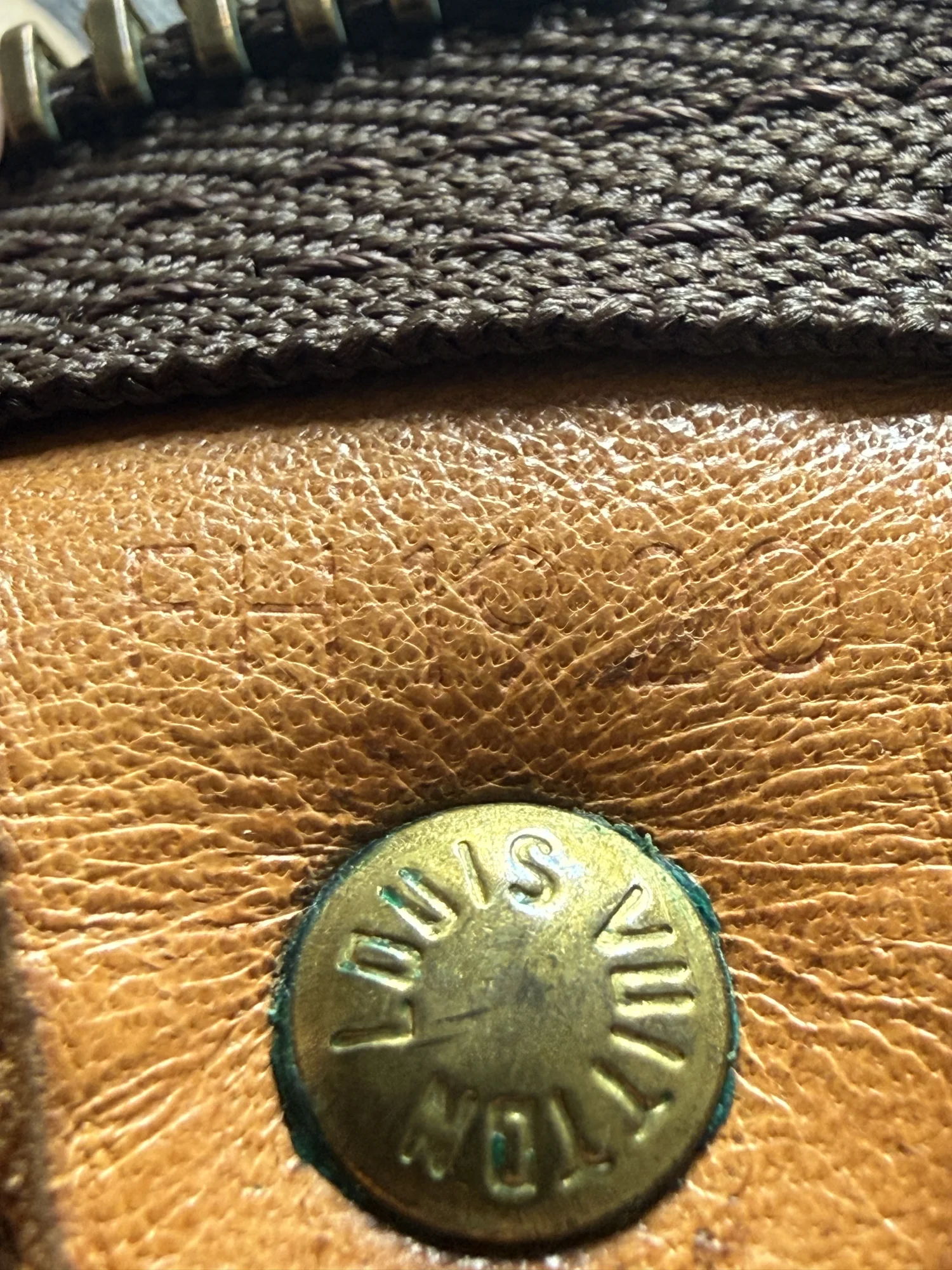 Louis Vuitton Keepall Bandoulière 45 - Image 10
