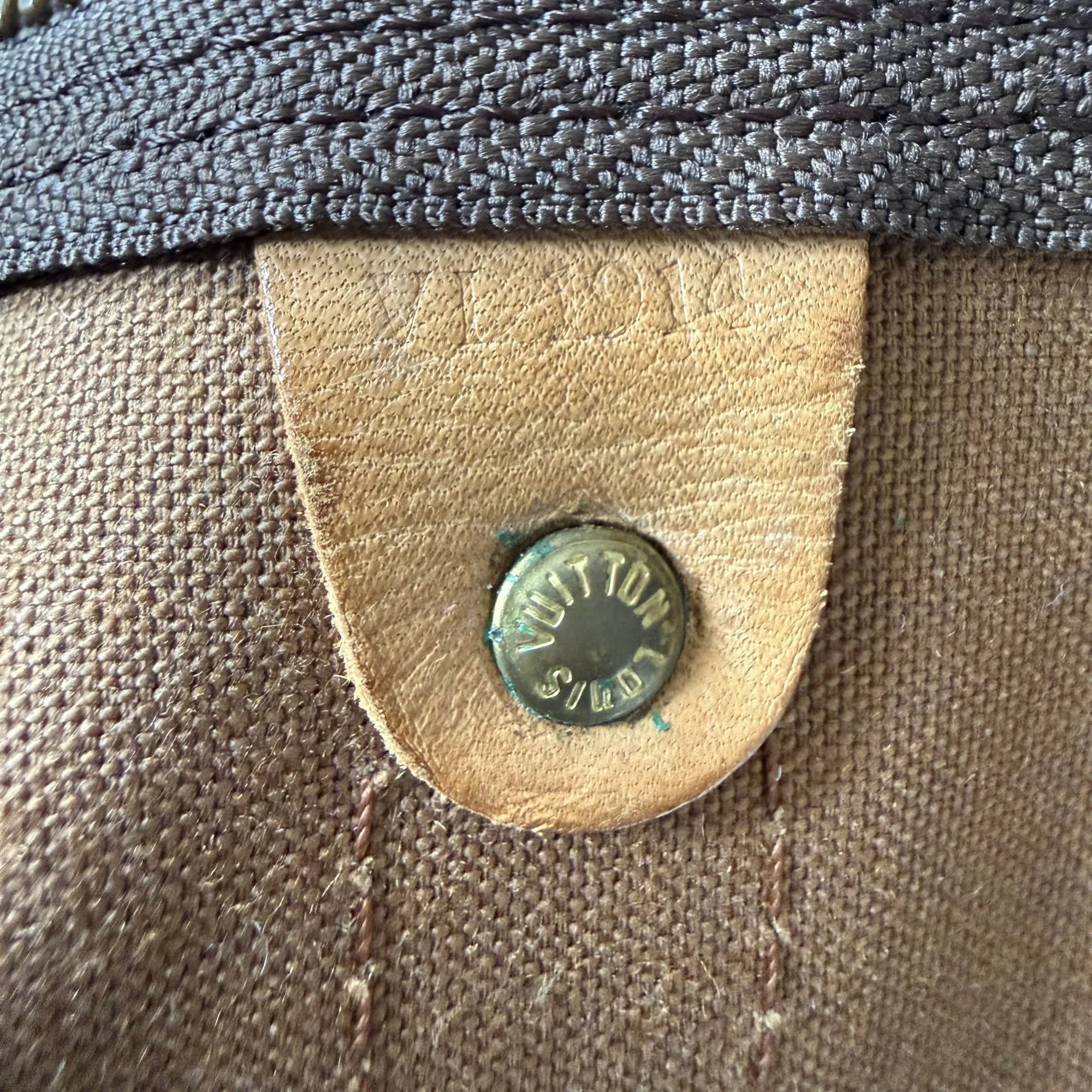 Louis Vuitton Keepall Bandoulière 50 - Image 9