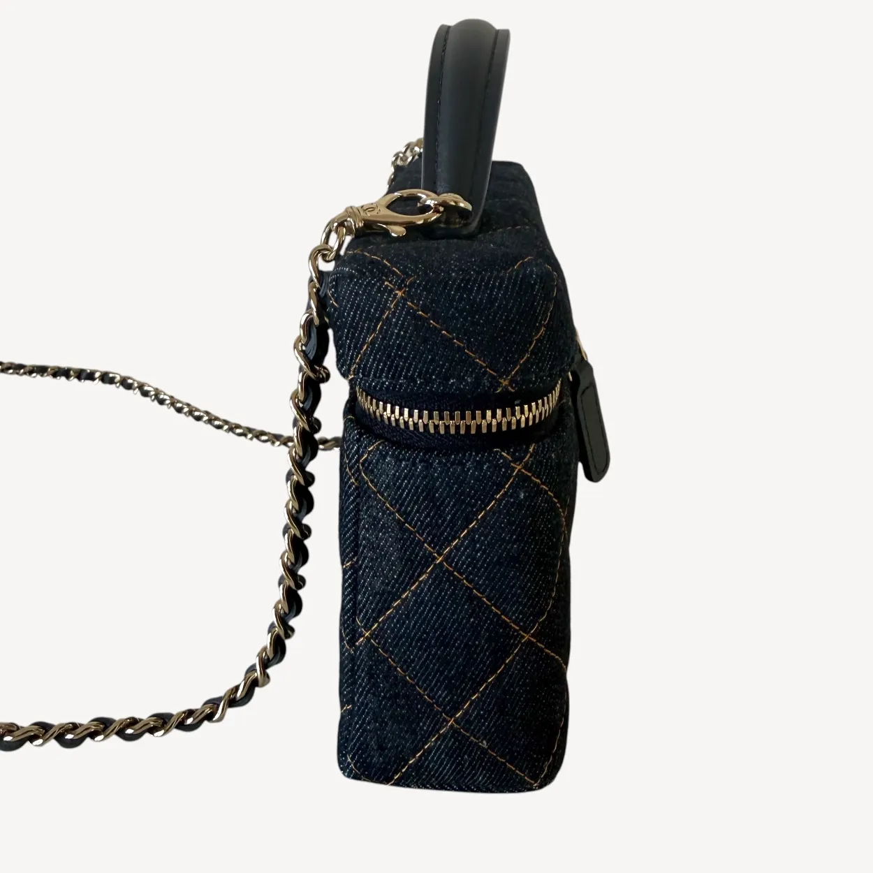 Chanel Mini Vanity Bag Denim (2026) - Image 9
