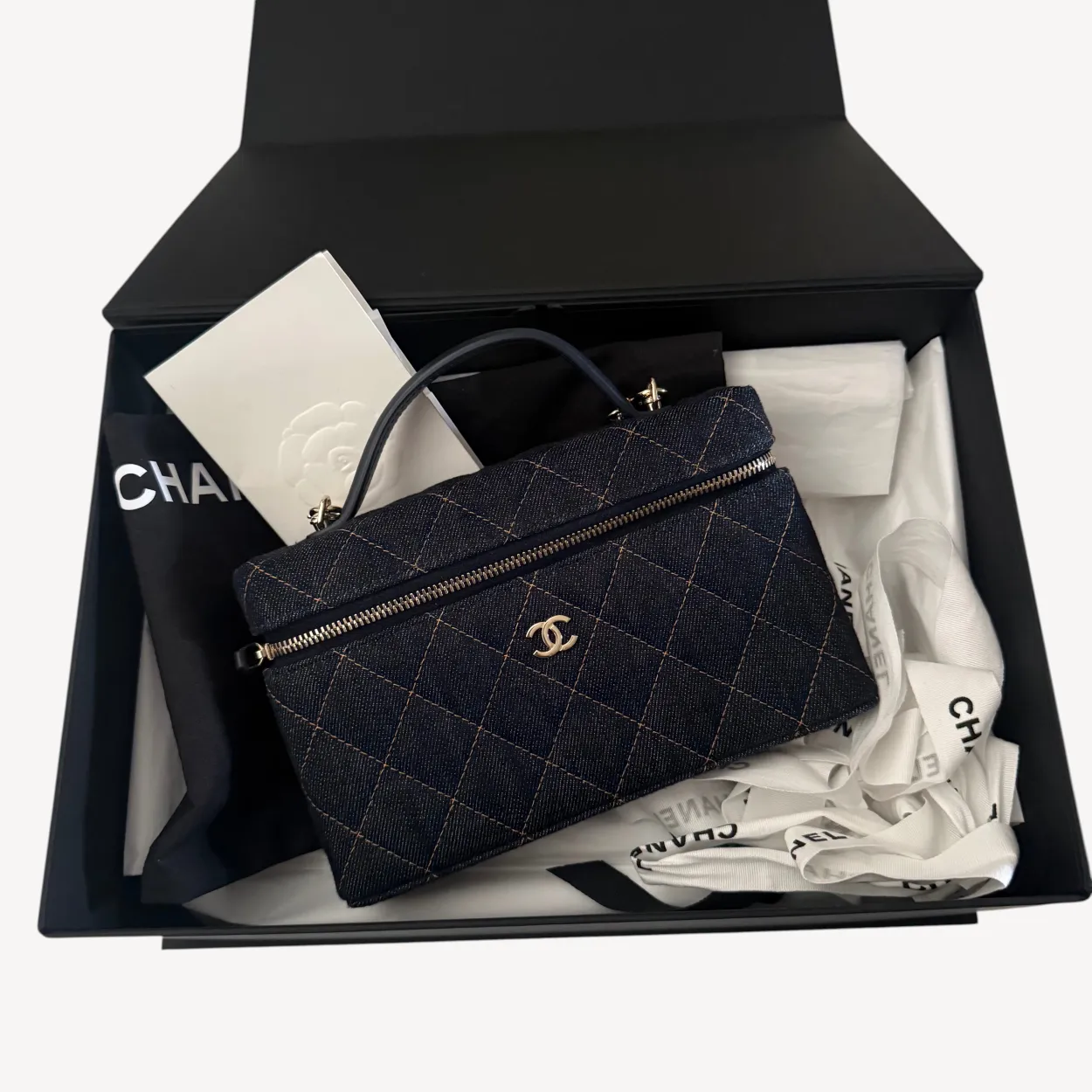 Chanel Mini Vanity Bag Denim (2026) - Image 11
